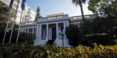 ΣΥΡΙΖΑ: &quot;Η κυβέρνηση Μητσοτάκη πέτυχε ρεκόρ δεκαετίας σε αριθμό μετακλητών&quot;