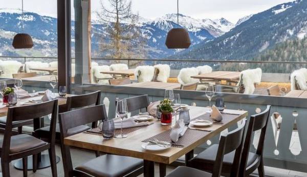 Ελβετία: Αντιμέτωπα με χρεοκοπία τα μισά εστιατόρια και ξενοδοχεία