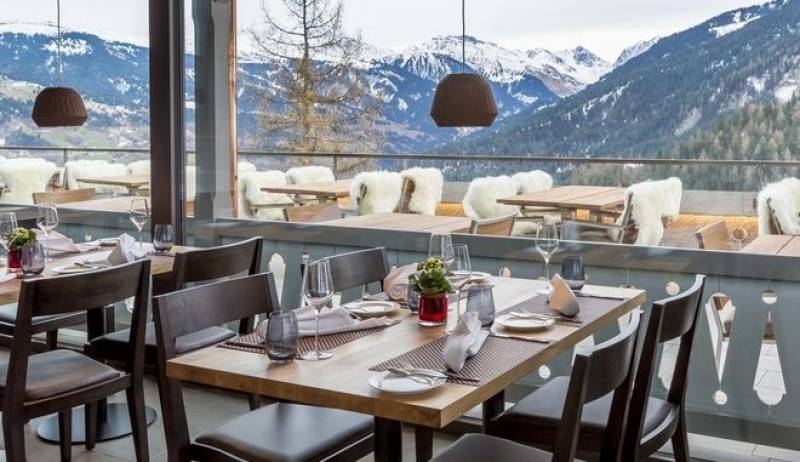 Ελβετία: Αντιμέτωπα με χρεοκοπία τα μισά εστιατόρια και ξενοδοχεία