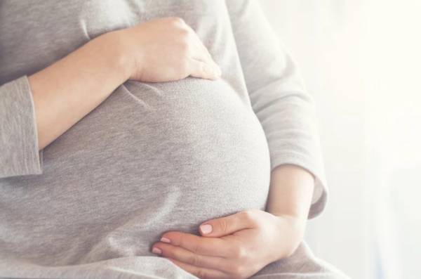 Επίδομα μητρότητας: Επεκτείνεται στον ιδιωτικό τομέα από 6 μήνες σε 9