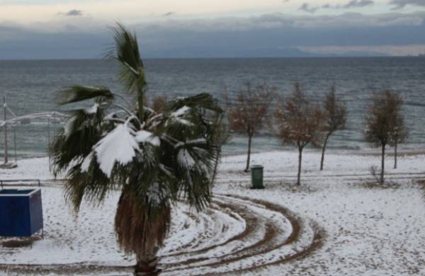 Σάκης Αρναούτογλου: Χιόνια ακόμα και σε παραθαλάσσιες περιοχές της Αττικής
