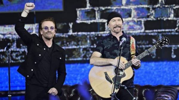 Οι U2 σταμάτησαν συναυλία στο Βερολίνο όταν ο Μπόνο «έχασε» τη φωνή του