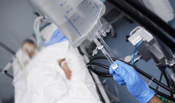 Κορονοϊός: Σχεδόν οι μισοί ασθενείς με σοβαρή νόσο έχουν τουλάχιστον ένα σύμπτωμα μετά από ένα χρόνο