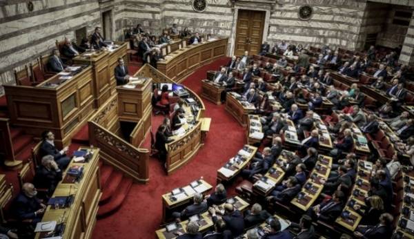 Βουλή: Καταργείται με τροπολογία το επίδομα διαμονής σε εξωκοινοβουλευτικούς υπουργούς