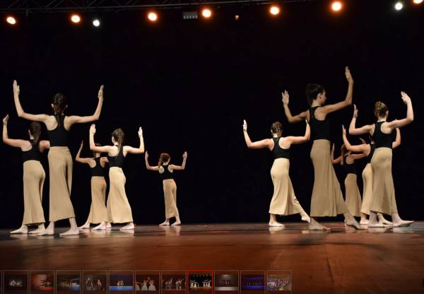 Η καλοκαιρινή παράσταση της Δημοτικής Σχολής Χορού Καλαμάτας