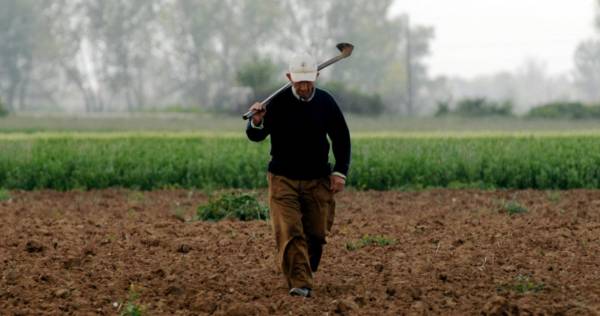 Το ΚΚΕ ενημερώνει τους αγρότες στη Μεσσήνη 