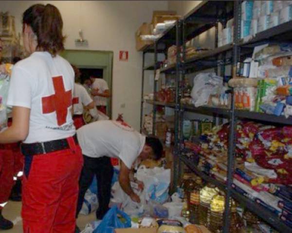 Υλικό για τους πρόσφυγες συγκεντρώνει ο Ερυθρός Σταυρός