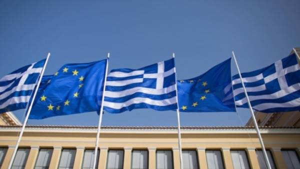 Κομισιόν για Ελλάδα: Ανάπτυξη άνω του μέσου όρου της Ευρωζώνης, αλλά πρόβλεψη για πληθωρισμό 10% φέτος