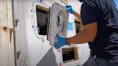 ΕΛ.ΑΣ: Πάνω από 17,5 κιλά κοκαΐνης εντοπίστηκαν στο λιμάνι του Πειραιά (βίντεο)