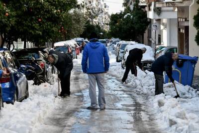 ΕΚΑΒ: Χαμός στα νοσοκομεία με περιστατικά καταγμάτων - Έκκληση να αποφευχθούν οι μετακινήσεις