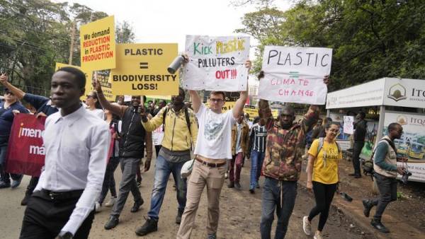 Κένυα: Παγκόσμιες διαβουλεύσεις για τη μείωση της χρήσης πλαστικών