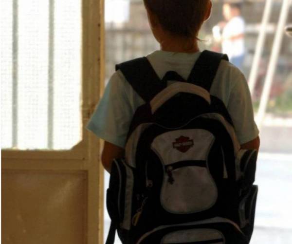 Παράταση συμβάσεων για μεταφορά μαθητών στην Περιφέρεια Πελοποννήσου