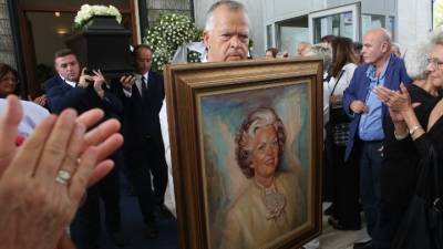 Σε κλίμα συγκίνησης η πολιτική κηδεία της Μαργαρίτας Παπανδρέου (βίντεο)