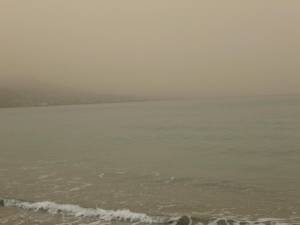 &quot;Πνιγμένη&quot; στην αφρικανική σκόνη η Νότια Πελοπόννησος (φωτογραφίες)