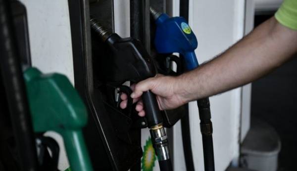 Τέλος εποχής για τη φθηνή βενζίνη, μπήκαν αυξήσεις 12% από την αρχή του χρόνου
