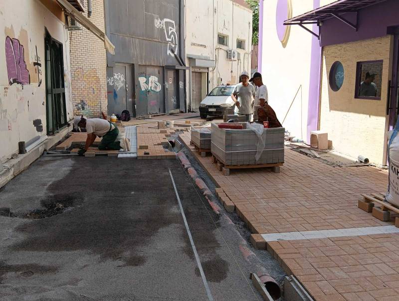 Να παραδώσουν πριν τον Δεκαπενταύγουστο