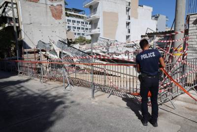 Ελεύθεροι οι 5 συλληφθέντες για την κατάρρευση της πολυκατοικίας στα Πετράλωνα (βίντεο)
