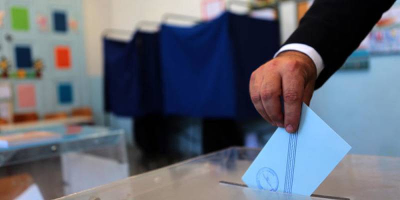 Δημοσκόπηση MRB: Εκλογές στο τέλος της τετραετίας «βλέπουν» οι πολίτες