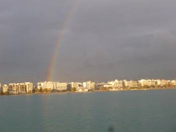 Ουράνιο τόξο &quot;σκέπασε&quot; την Καλαμάτα (βίντεο)