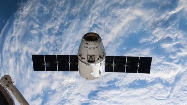 Το Crew Dragon των Space X-NASA «έδεσε» στον Διεθνή Διαστημικό Σταθμό