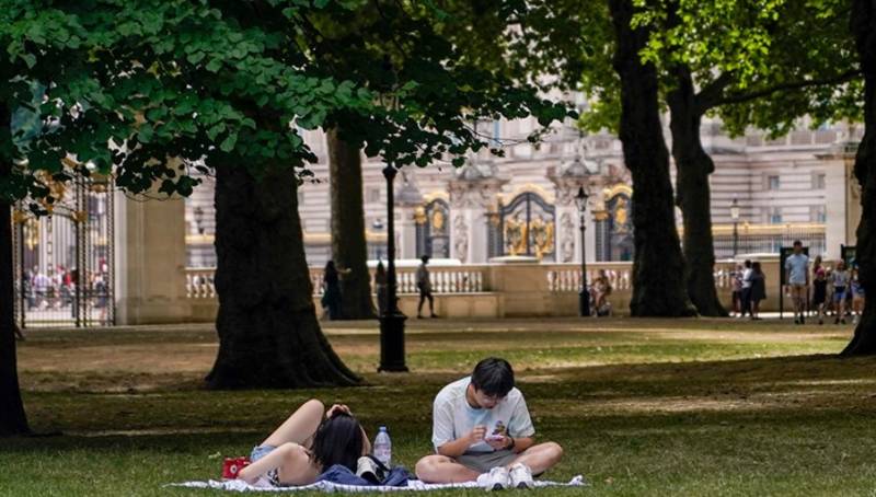 Σε «κόκκινο συναγερμό» η Βρετανία: Ετοιμάζεται για ακραίες θερμοκρασίες