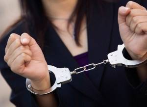 Σύλληψη 46χρονης για χρέη προς το Δημόσιο στο Λουτράκι