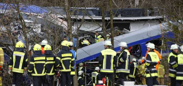 Γερμανία: Ενας νεκρός και πολλοί τραυματίες από σύγκρουση τρένων στο Μόναχο