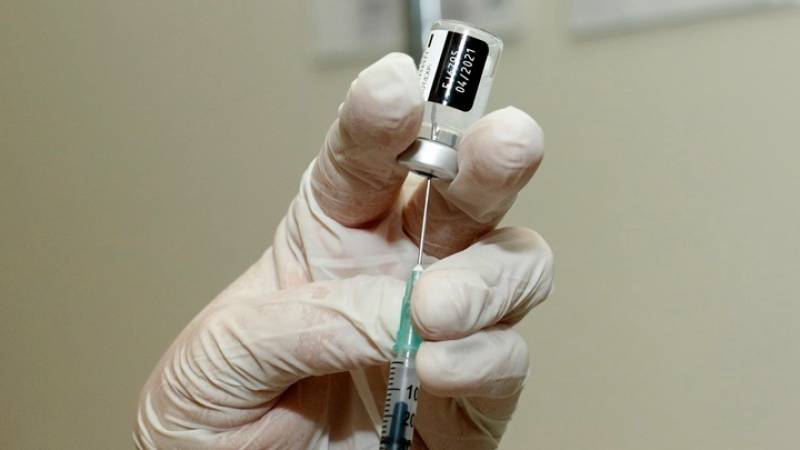 Ξεκινούν οι εμβολιασμοί αναμνηστικής δόσης με τα επικαιροποιημένα εμβόλια (βίντεο)