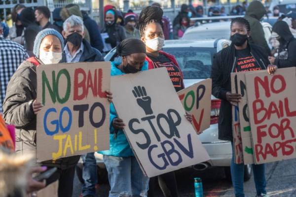 Νότια Αφρική: Σοκ για τον αριθμό των βιασμών - Ξεπερνούν τους 100 την ημέρα