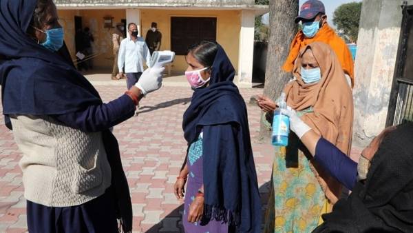 Ινδία: 22.890 νέα κρούσματα κορονοϊού - Ακόμη 338 ασθενείς κατέληξαν σε 24 ώρες