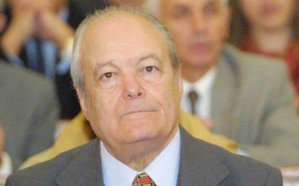 Πέθανε ο πρώην υπουργός Νίκος Γκελεστάθης