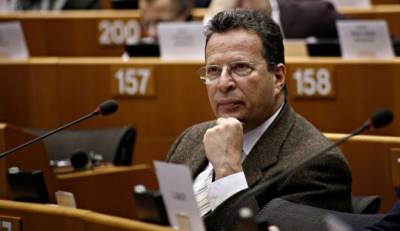 Euractiv: Κύρτσος και Τέλλογλου υπό παρακολούθηση από την ΕΥΠ