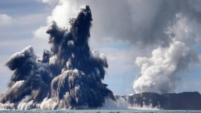 Εκρηξη υποθαλάσσιου ηφαιστείου στην Τόνγκα - Προειδοποιήσεις για τσουνάμι σε νησιά του Ειρηνικού