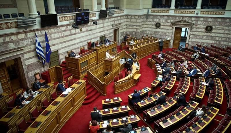 Βουλή: Ξεκίνησε η επεξεργασία του νομοσχεδίου για τις παρατάσεις μέτρων για την πανδημία - Οι τρεις τροπολογίες