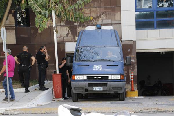 Υπόθεση διακίνησης ναρκωτικών: 8 απολογήθηκαν, ένας προφυλακίστηκε 