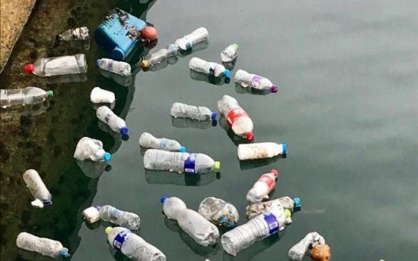 Στη Μεσόγειο κάθε χρόνο 230.000 τόνοι πλαστικών απορριμμάτων