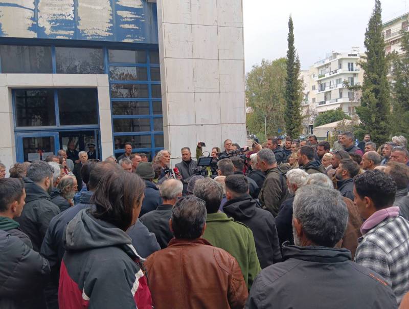 Δεν ζήτησαν εκπροσώπους