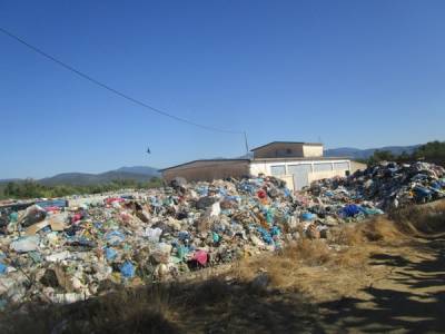 Λύση σήμερα για την εικόνα της απέραντης χωματερής