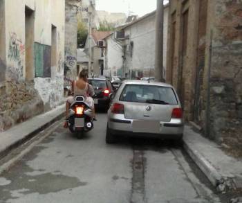 Ταλαιπωρία στην Αγ. Νικολάου από το ανεξέλεγκτο πάρκινγκ