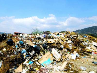 Επέκταση σύμβασης για τα σκουπίδια της Μάνης