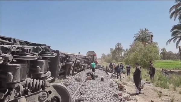 Σύγκρουση τρένων στην Αίγυπτο - Πάνω από 30 νεκροί (Βίντεο)