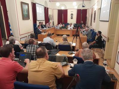 Απόδοση τιμής στον Πέτρο Θέμελη από το Δημοτικό Συμβούλιο Καλαμάτας