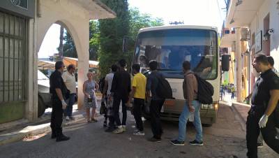 Στα κρατητήρια &quot;φιλοξενούνται&quot; οι 34 μετανάστες από το Βενέτικο