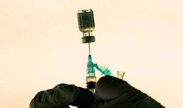 ΗΠΑ - Υποχρεωτικός εμβολιασμός εργαζομένων: Το Ανώτατο Δικαστήριο εξετάζει εκτάκτως το μέτρο που προτείνει ο Μπάιντεν