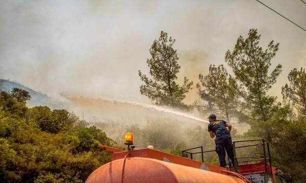 ΠΟΕ-ΟΤΑ: Ζήτησαν διόδια από υδροφόρες που πήγαιναν να σβήσουν πυρκαγιά