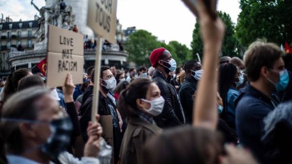 Παρίσι: Διαδηλώσεις κατά του ρατσισμού και της αστυνομικής βίας