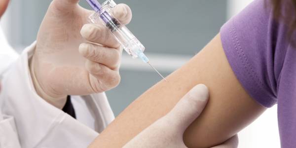 Μέχρι τέλος του έτους η δωρεάν χορήγηση του εμβολίου για τον HPV σε γυναίκες 18-26 ετών