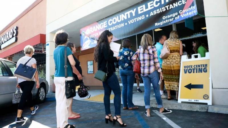 Ενδιάμεσες εκλογές ΗΠΑ: 36 εκατ. ψηφοφόροι συμμετείχαν στην πρώιμη ψηφοφορία