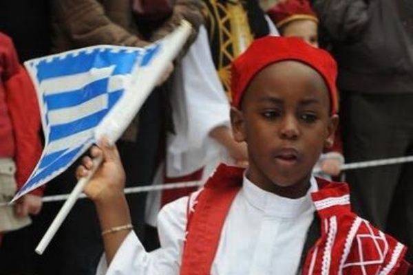 H &#039;αόρατη γενιά&#039; της Ελλάδας περιμένει την ιθαγένεια