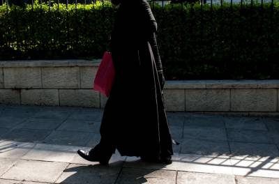 Μάνη: Ο ιερέας που κατηγορείται ότι ασελγούσε στη 12χρονη κατηγορεί τον παππού της μικρής για ασέλγεια
